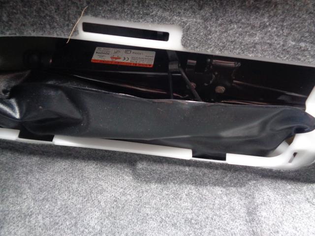 ヴォクシー ZS 煌II 1年走行距離無制限保証付/両側パワースライドドア/ナビ/TV/バックモニター/ETC/アイドリングストップ/プッシュスタート/オートハイビーム/純正16AW/オートライト/フロントフォグライト(67枚目)