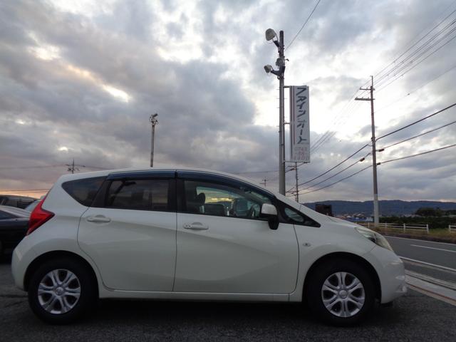 ノート X DIG-S 1年走行距離無制限保証付/ナビ/TV/プッシュスタート/アイドリングストップ/スペアタイヤ/Bluetooth/FM・AMラジオ/ヘッドライトレベライザー/キーレス・スペアキーあり/オートエアコン(4枚目)