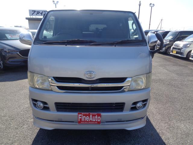 レジアスエースバン ロングスーパーＧＬ　１年走行距離無制限保証付／記録簿あり／ワンオーナー／ナビ／ＴＶ／バックモニター／Ｂｌｕｅｔｏｏｔｈ／ＥＴＣ／後席モニター／リヤヒーター・クーラー／ベットキット／スペアタイヤ／両側スライドドア／１５ＡＷ（2枚目）