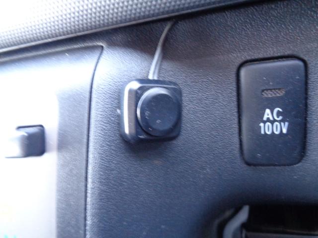 レジアスエースバン ロングスーパーＧＬ　１年走行距離無制限保証付／記録簿あり／ワンオーナー／ナビ／ＴＶ／バックモニター／Ｂｌｕｅｔｏｏｔｈ／ＥＴＣ／後席モニター／リヤヒーター・クーラー／ベットキット／スペアタイヤ／両側スライドドア／１５ＡＷ（18枚目）