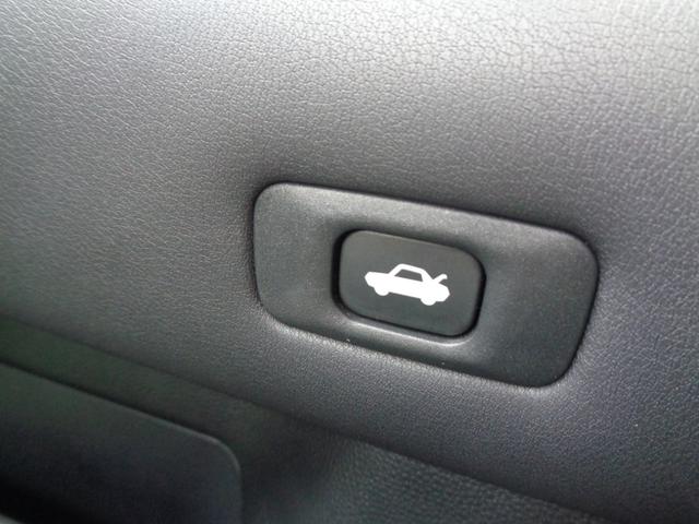 クラウンハイブリッド ＲＳアドバンス　Ｆｏｕｒ　１年走行距離無制限保証付／４ＷＤ／モデリスタエアロ／モデリスタ１９ＡＷ／全方位カメラ／ＥＴＣ２．０／サンルーフ／オートライト／フロントフォグライト／運転席シートヒーター・シートエアコン／ＴＶキット（13枚目）