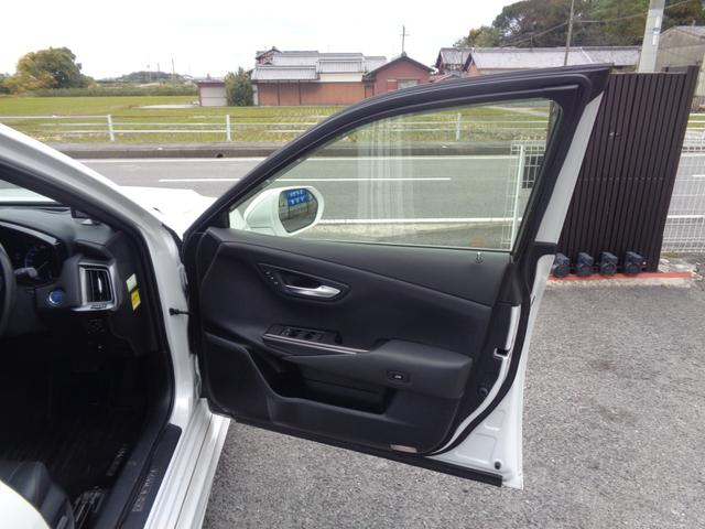 クラウンハイブリッド ＲＳアドバンス　Ｆｏｕｒ　１年走行距離無制限保証付／４ＷＤ／モデリスタエアロ／モデリスタ１９ＡＷ／全方位カメラ／ＥＴＣ２．０／サンルーフ／オートライト／フロントフォグライト／運転席シートヒーター・シートエアコン／ＴＶキット（50枚目）