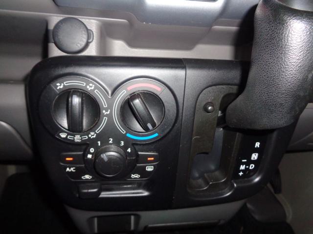 エブリイ PC 1年走行距離無制限保証付/パートタイム4WD/オートギヤシフト車/インパネ5AGS/ナビ/TV/ETC/オーバーヘッドシェルフ/スペアタイヤ/外品12AW/ヘッドライトレベライザー/キーレス(15枚目)