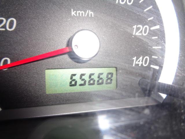 ジムニー ＸＧ　１年走行距離無制限保証付／パートタイム４ＷＤ／ＦＭラジオ／ＡＭラジオ／ＣＤ／フェンダーミラー／背面タイヤ／キーレス／前席パワーウィンドウスイッチ／フロア４速オートマ／エアコン／運転席・助手席エアバック（10枚目）