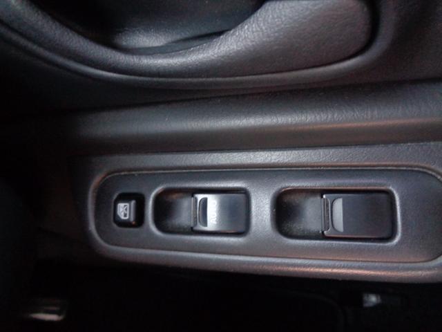 ジムニー ＸＧ　１年走行距離無制限保証付／パートタイム４ＷＤ／ＦＭラジオ／ＡＭラジオ／ＣＤ／フェンダーミラー／背面タイヤ／キーレス／前席パワーウィンドウスイッチ／フロア４速オートマ／エアコン／運転席・助手席エアバック（11枚目）