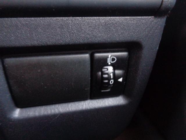 ジムニー ＸＧ　１年走行距離無制限保証付／パートタイム４ＷＤ／ＦＭラジオ／ＡＭラジオ／ＣＤ／フェンダーミラー／背面タイヤ／キーレス／前席パワーウィンドウスイッチ／フロア４速オートマ／エアコン／運転席・助手席エアバック（12枚目）