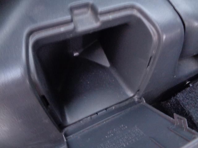 ジムニー ＸＧ　１年走行距離無制限保証付／パートタイム４ＷＤ／ＦＭラジオ／ＡＭラジオ／ＣＤ／フェンダーミラー／背面タイヤ／キーレス／前席パワーウィンドウスイッチ／フロア４速オートマ／エアコン／運転席・助手席エアバック（51枚目）