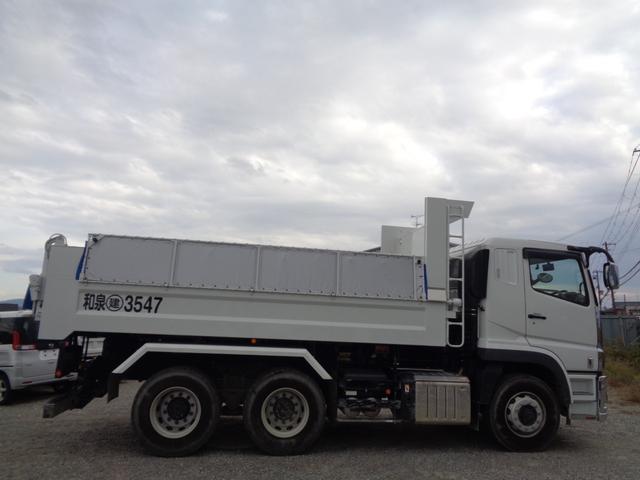 スーパーグレート ベースグレード　コボレーン付き／極東開発工業／７速ＭＴ／ＥＴＣ２．０／前方ドライブレコーダー／ラジオ／ＵＳＢポート／後方モニター／ステアリングスイッチ／プッシュスタート／アイドリングストップ／オートクルーズ（4枚目）