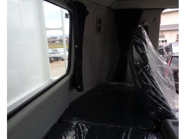 スーパーグレート ベースグレード　コボレーン付き／極東開発工業／７速ＭＴ／ＥＴＣ２．０／前方ドライブレコーダー／ラジオ／ＵＳＢポート／後方モニター／ステアリングスイッチ／プッシュスタート／アイドリングストップ／オートクルーズ（43枚目）