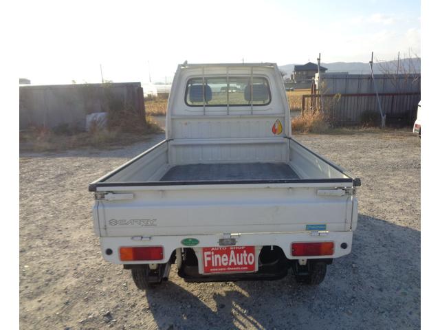 キャリイトラック KU 荷台三方開き/スズキ純正AMラジオ/フロア5速ミッション/走行距離1万8千km/2WD/取扱説明書あり(8枚目)