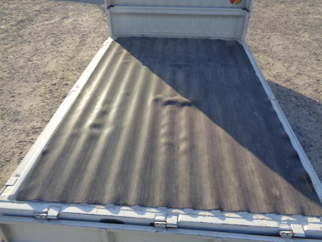 キャリイトラック KU 荷台三方開き/スズキ純正AMラジオ/フロア5速ミッション/走行距離1万8千km/2WD/取扱説明書あり(12枚目)