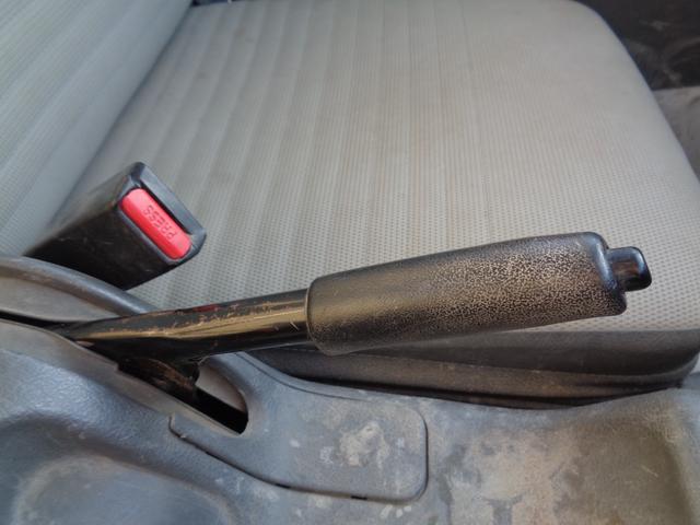 キャリイトラック KU 荷台三方開き/スズキ純正AMラジオ/フロア5速ミッション/走行距離1万8千km/2WD/取扱説明書あり(28枚目)