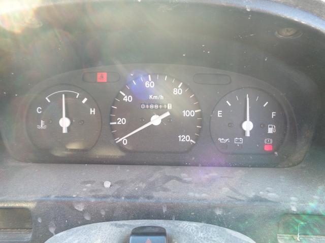 キャリイトラック KU 荷台三方開き/スズキ純正AMラジオ/フロア5速ミッション/走行距離1万8千km/2WD/取扱説明書あり(33枚目)