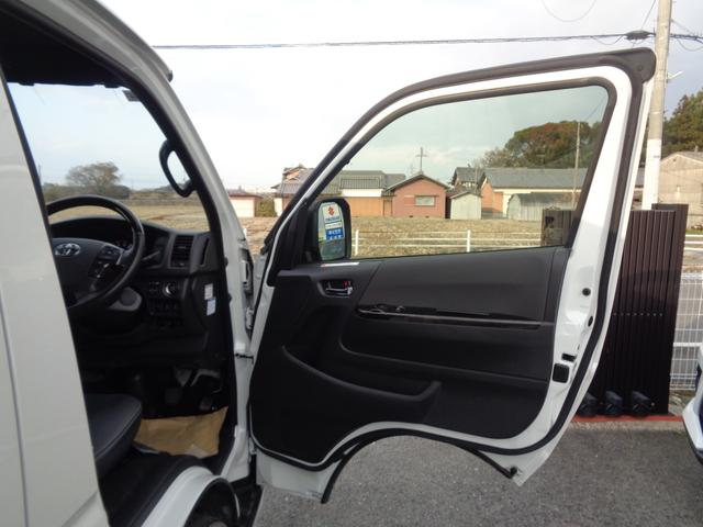 ハイエースバン スーパーＧＬ　ダークプライムＩＩ　ワンオーナー／ナビ／ＴＶ／全方位カメラ／前方ドライブレコーダー／デジタルインナーミラー／ＥＴＣ／両側パワースライドドア／オートライト／フロントフォグライト／オートハイビーム／ＡＣ１００Ｖ／スペアタイヤ（46枚目）