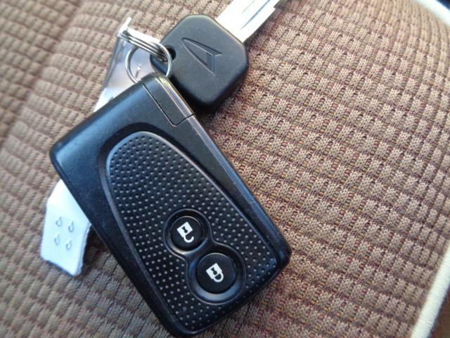 ミラココア ココアプラスＸスマートセレクションＳＮ　１年走行距離無制限保証付／フロントフォグライト／ルーフレール／アイドリングストップ／スマートキー・スペアキーあり／ＥＴＣ／オートエアコン／車載工具／パンク修理キット／パワーウィンドウ（14枚目）