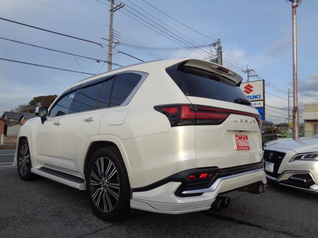 ＬＸ ＬＸ６００　ワンオーナー／外品マフラー／純正２２ＡＷ／サンルーフ／デジタルインナーミラー／全方位カメラ／前後ドライブレコーダー／ＡＣ１００Ｖ／クールボックス／電動格納３列目シート／ＥＴＣ２．０／マークレビンソン（6枚目）