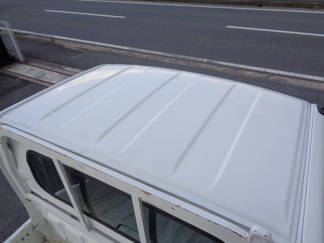 キャリイトラック ＫＣエアコン・パワステ　１年走行距離無制限保証付／パートタイム４ＷＤ／ＥＴＣ／ＦＭラジオ／ＡＭラジオ／荷台三方開き／スペアタイヤ／ヘッドライトレベライザー／運転席エアバッグ／フロアー３速オートマ／エアコン／パワーステアリング（9枚目）