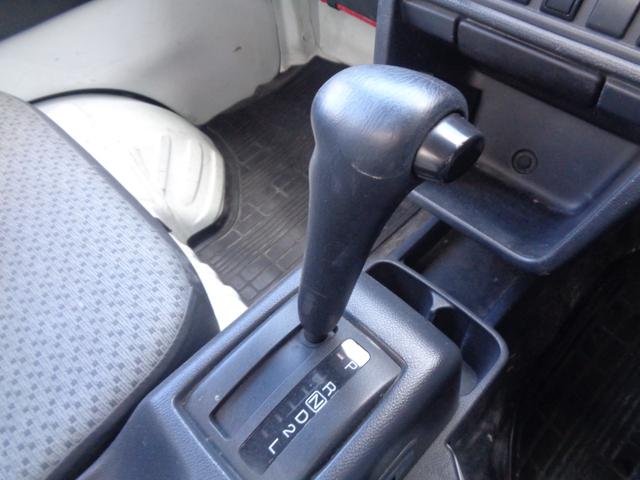 キャリイトラック ＫＣエアコン・パワステ　１年走行距離無制限保証付／パートタイム４ＷＤ／ＥＴＣ／ＦＭラジオ／ＡＭラジオ／荷台三方開き／スペアタイヤ／ヘッドライトレベライザー／運転席エアバッグ／フロアー３速オートマ／エアコン／パワーステアリング（17枚目）