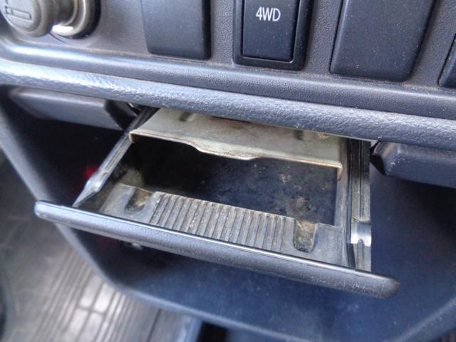 キャリイトラック ＫＣエアコン・パワステ　１年走行距離無制限保証付／パートタイム４ＷＤ／ＥＴＣ／ＦＭラジオ／ＡＭラジオ／荷台三方開き／スペアタイヤ／ヘッドライトレベライザー／運転席エアバッグ／フロアー３速オートマ／エアコン／パワーステアリング（37枚目）
