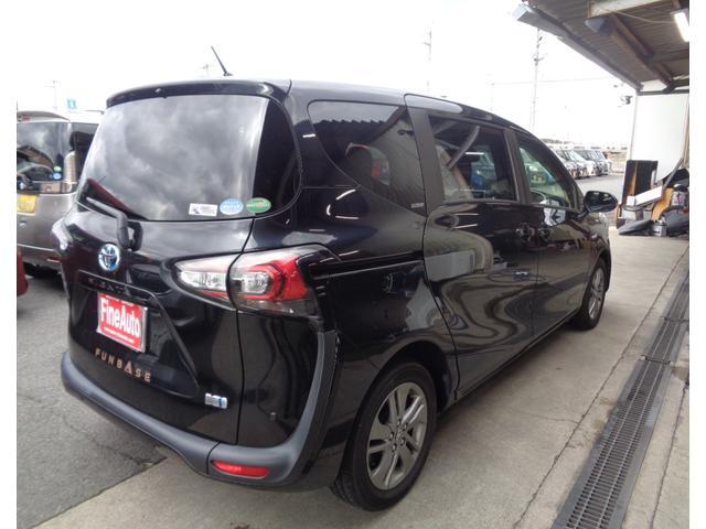 シエンタ ハイブリッド　ファンベースＧ　１年走行距離無制限保証付／ナビ／ＴＶ／全方位カメラ／前方ドライブレコーダ／前席シートヒーター／ハンドルヒーター／オートライト／フロントフォグライト／オートハイビーム／両側パワースライドドア／ＡＣ１００（8枚目）