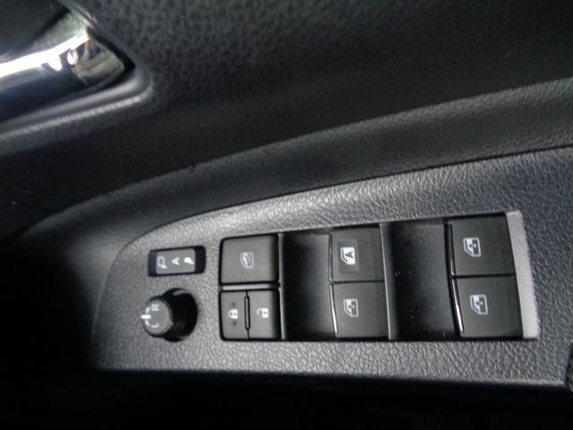 シエンタ ハイブリッド　ファンベースＧ　１年走行距離無制限保証付／ナビ／ＴＶ／全方位カメラ／前方ドライブレコーダ／前席シートヒーター／ハンドルヒーター／オートライト／フロントフォグライト／オートハイビーム／両側パワースライドドア／ＡＣ１００（11枚目）