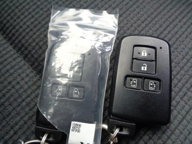 シエンタ ハイブリッド　ファンベースＧ　１年走行距離無制限保証付／ナビ／ＴＶ／全方位カメラ／前方ドライブレコーダ／前席シートヒーター／ハンドルヒーター／オートライト／フロントフォグライト／オートハイビーム／両側パワースライドドア／ＡＣ１００（31枚目）