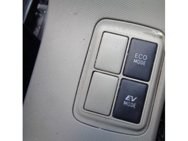 アクア Ｇ　１年走行距離無制限保証付／ワンオーナー／ナビ／ＴＶ／バックモニター／ＥＴＣ／オートライト／前方ドライブレコーダ－／ステアリングスイッチ／プッシュスタート／ＣＤ／ＤＶＤ／ＦＭラジオ／ＡＭラジオ（17枚目）