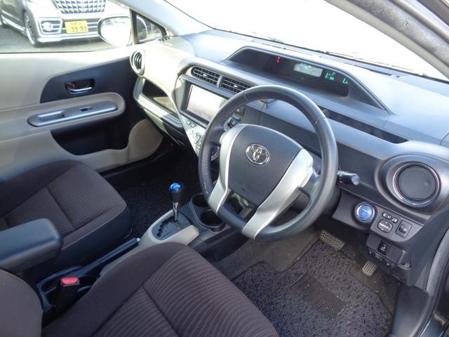 アクア Ｇ　１年走行距離無制限保証付／ワンオーナー／ナビ／ＴＶ／バックモニター／ＥＴＣ／オートライト／前方ドライブレコーダ－／ステアリングスイッチ／プッシュスタート／ＣＤ／ＤＶＤ／ＦＭラジオ／ＡＭラジオ（34枚目）