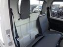ＫＣエアコン・パワステ　１年走行距離無制限保証付／パートタイム４ＷＤ／ＥＴＣ／ＦＭラジオ／ＡＭラジオ／荷台三方開き／スペアタイヤ／ヘッドライトレベライザー／運転席エアバッグ／フロアー３速オートマ／エアコン／パワーステアリング（33枚目）