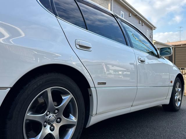 アリスト Ｓ３００ベルテックスエディション　後期　ワンオーナ　ＪＢＬサウンド　禁煙　２ＪＺ　純正ＤＶＤナビ　サンルーフ　ＤＶＤプレイヤー　ＣＤチェンジャー　パワーシート　電動テレスコ　ステアマチック　フェンダーポール　　キーレス　ＥＴＣ（17枚目）