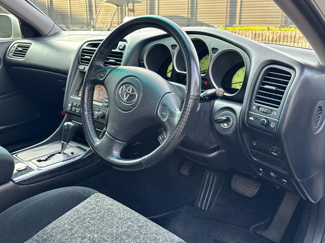 アリスト Ｓ３００ベルテックスエディション　後期　ワンオーナ　ＪＢＬサウンド　禁煙　２ＪＺ　純正ＤＶＤナビ　サンルーフ　ＤＶＤプレイヤー　ＣＤチェンジャー　パワーシート　電動テレスコ　ステアマチック　フェンダーポール　　キーレス　ＥＴＣ（24枚目）