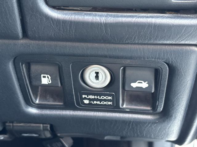 アリスト Ｓ３００ベルテックスエディション　後期　ワンオーナ　ＪＢＬサウンド　禁煙　２ＪＺ　純正ＤＶＤナビ　サンルーフ　ＤＶＤプレイヤー　ＣＤチェンジャー　パワーシート　電動テレスコ　ステアマチック　フェンダーポール　　キーレス　ＥＴＣ（51枚目）