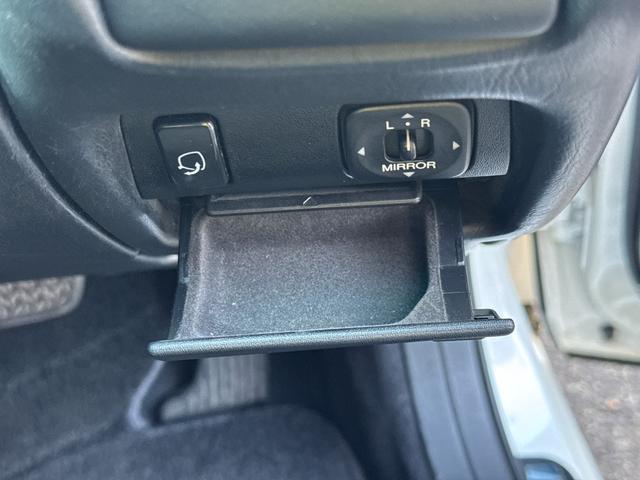 アリスト Ｓ３００ベルテックスエディション　後期　ワンオーナ　ＪＢＬサウンド　禁煙　２ＪＺ　純正ＤＶＤナビ　サンルーフ　ＤＶＤプレイヤー　ＣＤチェンジャー　パワーシート　電動テレスコ　ステアマチック　フェンダーポール　　キーレス　ＥＴＣ（71枚目）