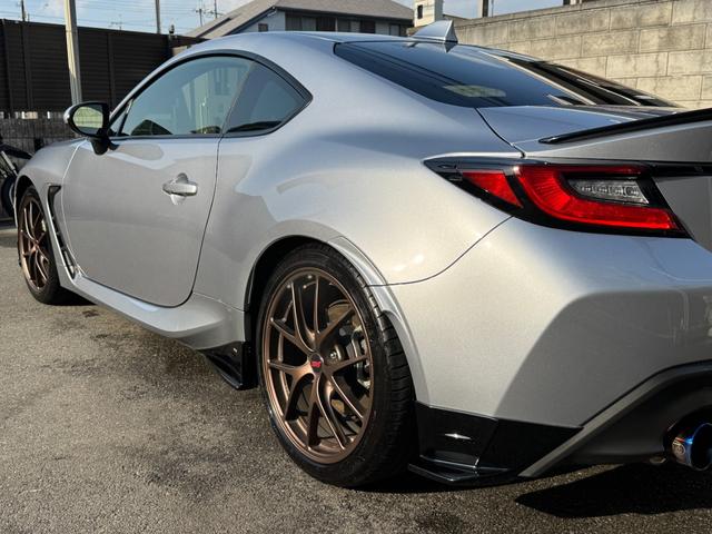 ＢＲＺ Ｓ　１オーナ　６ＭＴ　ＢＢＳ製ＳＴｉパフォーマンス１８インチアルミ　ＳＴｉエアロパッケージ　ＢＬＩＴＺ車高調　ＤＳＣプラス　９型彩速ナビ　フルＴＶ　バックカメラ　柿本改マフラー　ＬＥＤアクセサリーライナー（13枚目）
