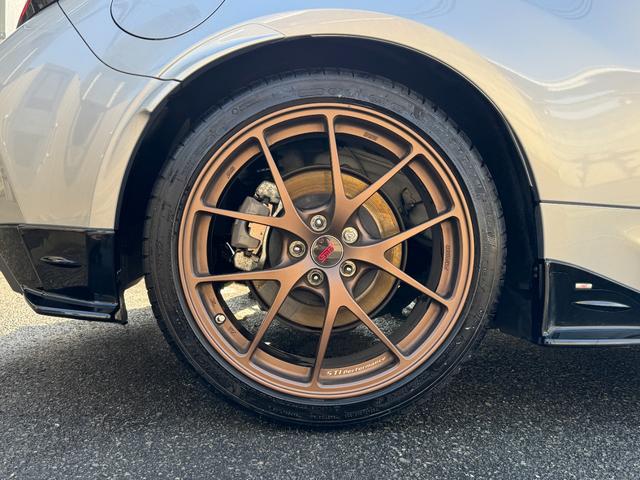 ＢＲＺ Ｓ　１オーナ　６ＭＴ　ＢＢＳ製ＳＴｉパフォーマンス１８インチアルミ　ＳＴｉエアロパッケージ　ＢＬＩＴＺ車高調　ＤＳＣプラス　９型彩速ナビ　フルＴＶ　バックカメラ　柿本改マフラー　ＬＥＤアクセサリーライナー（18枚目）