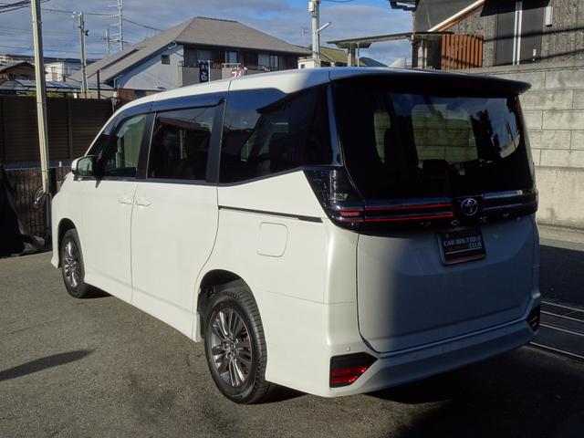ヴォクシー Ｓ－Ｇ　４ＷＤ　８人乗　寒冷地仕様　１４型後席モニター　　トヨタセーフティ―センス　両側パワースライドドア　純正ディスプレイオーディオ　コネクティッドナビ　バックカメラ　ＥＴＣ２．０　ＣＤ／ＤＶＤデッキ（5枚目）