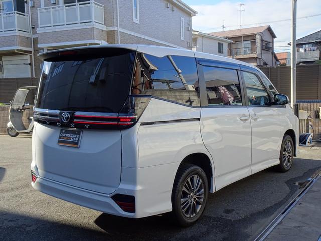 ヴォクシー Ｓ－Ｇ　４ＷＤ　８人乗　寒冷地仕様　１４型後席モニター　　トヨタセーフティ―センス　両側パワースライドドア　純正ディスプレイオーディオ　コネクティッドナビ　バックカメラ　ＥＴＣ２．０　ＣＤ／ＤＶＤデッキ（6枚目）