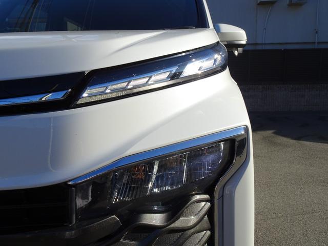 ヴォクシー Ｓ－Ｇ　４ＷＤ　８人乗　寒冷地仕様　１４型後席モニター　　トヨタセーフティ―センス　両側パワースライドドア　純正ディスプレイオーディオ　コネクティッドナビ　バックカメラ　ＥＴＣ２．０　ＣＤ／ＤＶＤデッキ（10枚目）