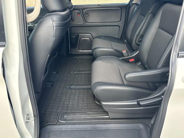 フリードハイブリッド ハイブリッド・Gホンダセンシング ワンオーナー Gathers純正ナビ フルセグTV バックカメラ シートヒーター リアソナー 禁煙 純正ドライブレコーダー  オートLEDヘッドライト 両側電動スライドドア 記録簿4枚 ETC(25枚目)