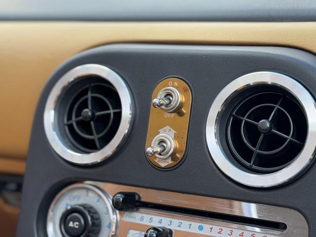 ユーノスロードスター Vスペシャル タンレザーシート 専用スカッフプレート 専用フロアマット プッシュスタート オートエグゼマフラー BBSアルミ NPG車高調 KENWOODツイーター CD/MDレシーバー ETC 記録簿13枚(49枚目)