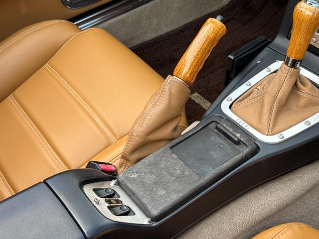 ユーノスロードスター Vスペシャル タンレザーシート 専用スカッフプレート 専用フロアマット プッシュスタート オートエグゼマフラー BBSアルミ NPG車高調 KENWOODツイーター CD/MDレシーバー ETC 記録簿13枚(53枚目)