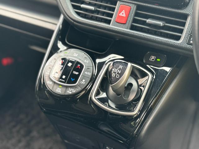 ノア ハイブリッドG 後期 ワンオーナー 両側電動スライドドア ALPINE12型フチップダウンモニタ 純正ナビTV バックカメラ トヨタセーフティセンス フロントドラレコ 前後ソナー クルコン オートLEDライト(62枚目)