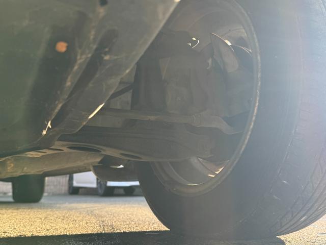 純正の足回りです、足回り品も整備点検させていただきますのでご安心ください。
