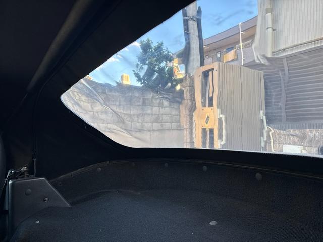 幌のビニールもクリアで後方を確認することができます。