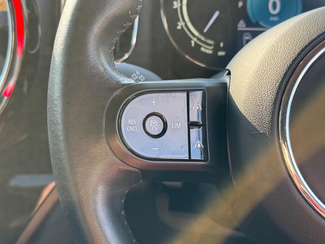 ＭＩＮＩ クーパーＤ　クロスオーバー　インテリジェントセーフティ　ドライビングアシスト　パワーバックドア　純正ＨＤＤナビ　リアビューカメラ　アクティブクルーズコントロール　アンビエントライト　　Ｂｌｕｅｔｏｏｔｈ　ＡｐｐｌｅＣａｒＰｌａｙ（41枚目）