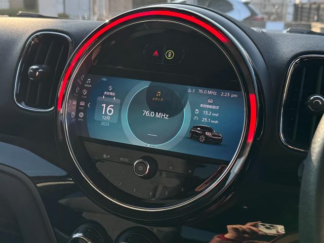 ＭＩＮＩ クーパーＤ　クロスオーバー　インテリジェントセーフティ　ドライビングアシスト　パワーバックドア　純正ＨＤＤナビ　リアビューカメラ　アクティブクルーズコントロール　アンビエントライト　　Ｂｌｕｅｔｏｏｔｈ　ＡｐｐｌｅＣａｒＰｌａｙ（44枚目）