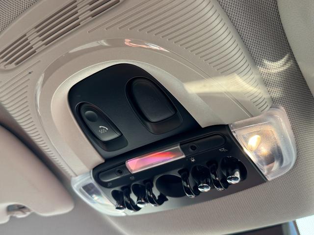 ＭＩＮＩ クーパーＤ　クロスオーバー　インテリジェントセーフティ　ドライビングアシスト　パワーバックドア　純正ＨＤＤナビ　リアビューカメラ　アクティブクルーズコントロール　アンビエントライト　　Ｂｌｕｅｔｏｏｔｈ　ＡｐｐｌｅＣａｒＰｌａｙ（53枚目）