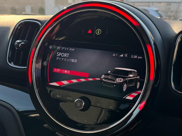 ＭＩＮＩ クーパーＤ　クロスオーバー　インテリジェントセーフティ　ドライビングアシスト　パワーバックドア　純正ＨＤＤナビ　リアビューカメラ　アクティブクルーズコントロール　アンビエントライト　　Ｂｌｕｅｔｏｏｔｈ　ＡｐｐｌｅＣａｒＰｌａｙ（58枚目）