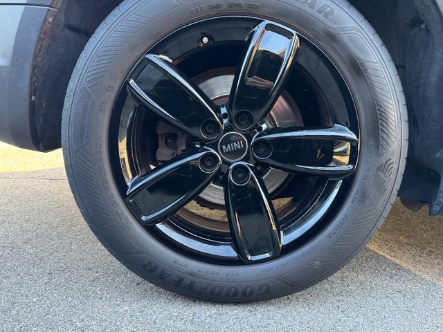 ＭＩＮＩ クーパーＤ　クロスオーバー　インテリジェントセーフティ　ドライビングアシスト　パワーバックドア　純正ＨＤＤナビ　リアビューカメラ　アクティブクルーズコントロール　アンビエントライト　　Ｂｌｕｅｔｏｏｔｈ　ＡｐｐｌｅＣａｒＰｌａｙ（67枚目）