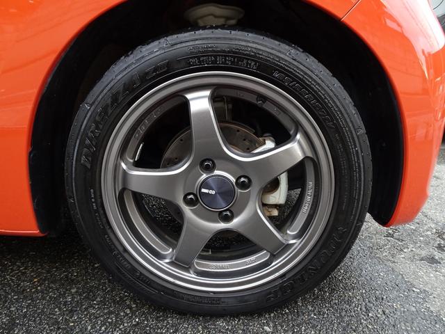 Ｎ－ＯＮＥ ＲＳ　６ＭＴ　エンケイ１５インチ　モデューロサス　ＨＫＳマフラー　ツートーンカラー　無限サイドバイザー　無限ドアハンドルプロテクター　センターストライプデカール　ギャザーズ８インチナビ　前後ドラレコ（19枚目）